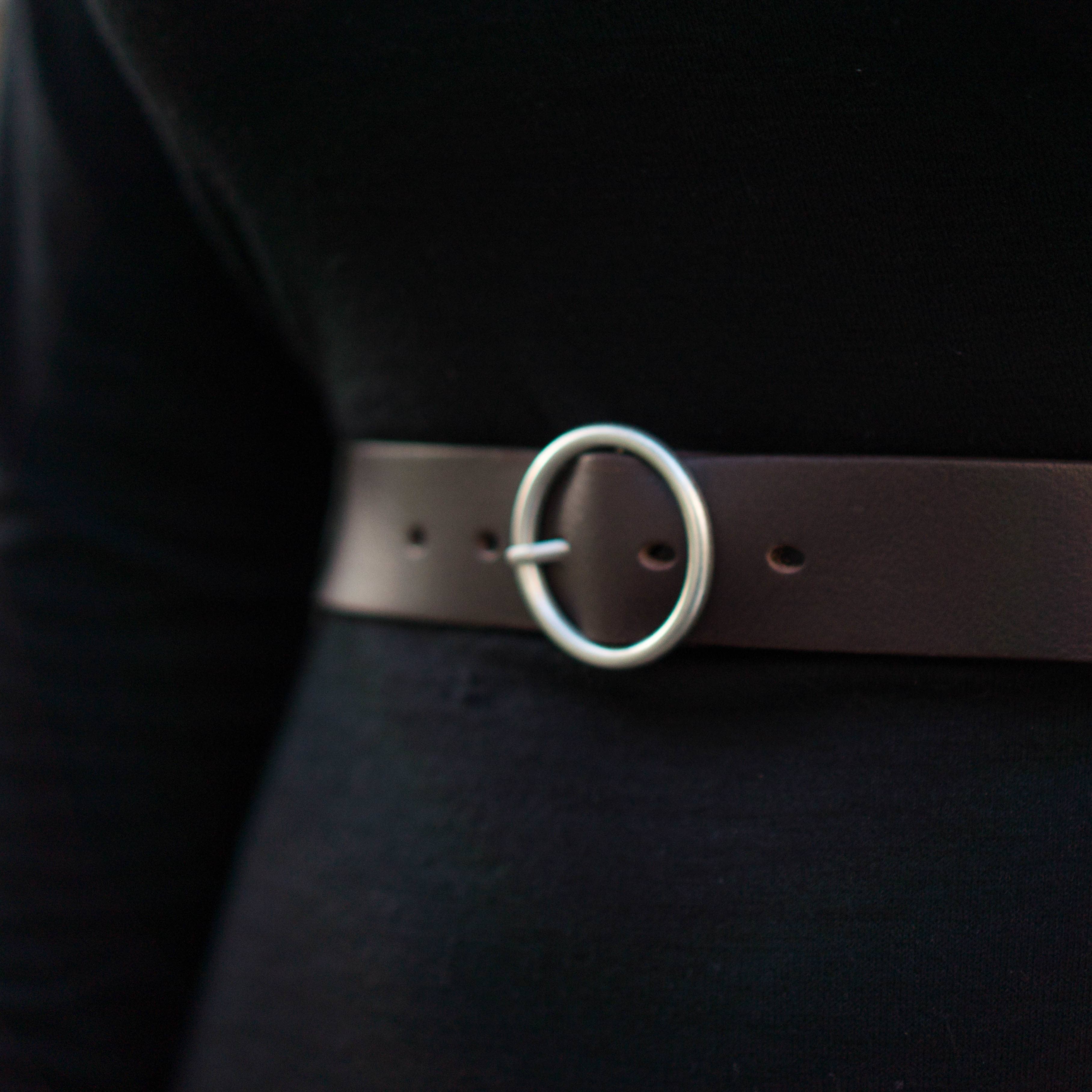 Sempre - Black Vachetta Leather Waist Belt with Circular Buckle - Image 7