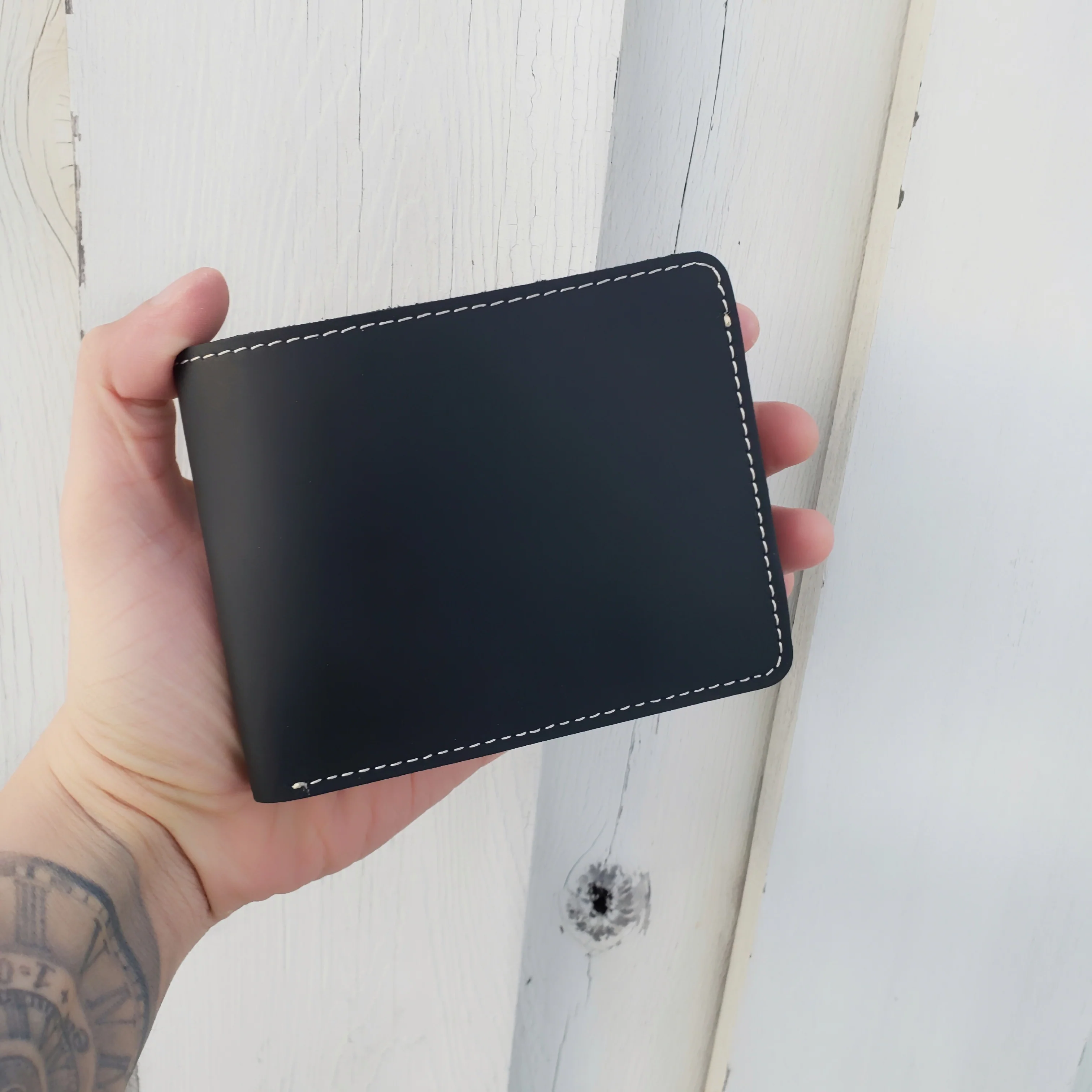 Engraved Black Full Grain Leather Minimalist Wallet - Image 7