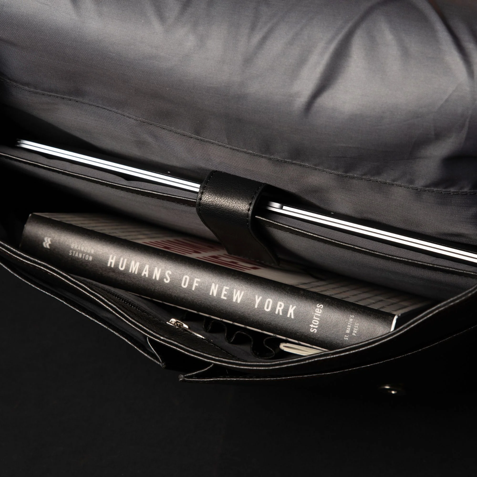 Lisbon - Vintage Black Full-Grain Leather Laptop Bag - Image 4