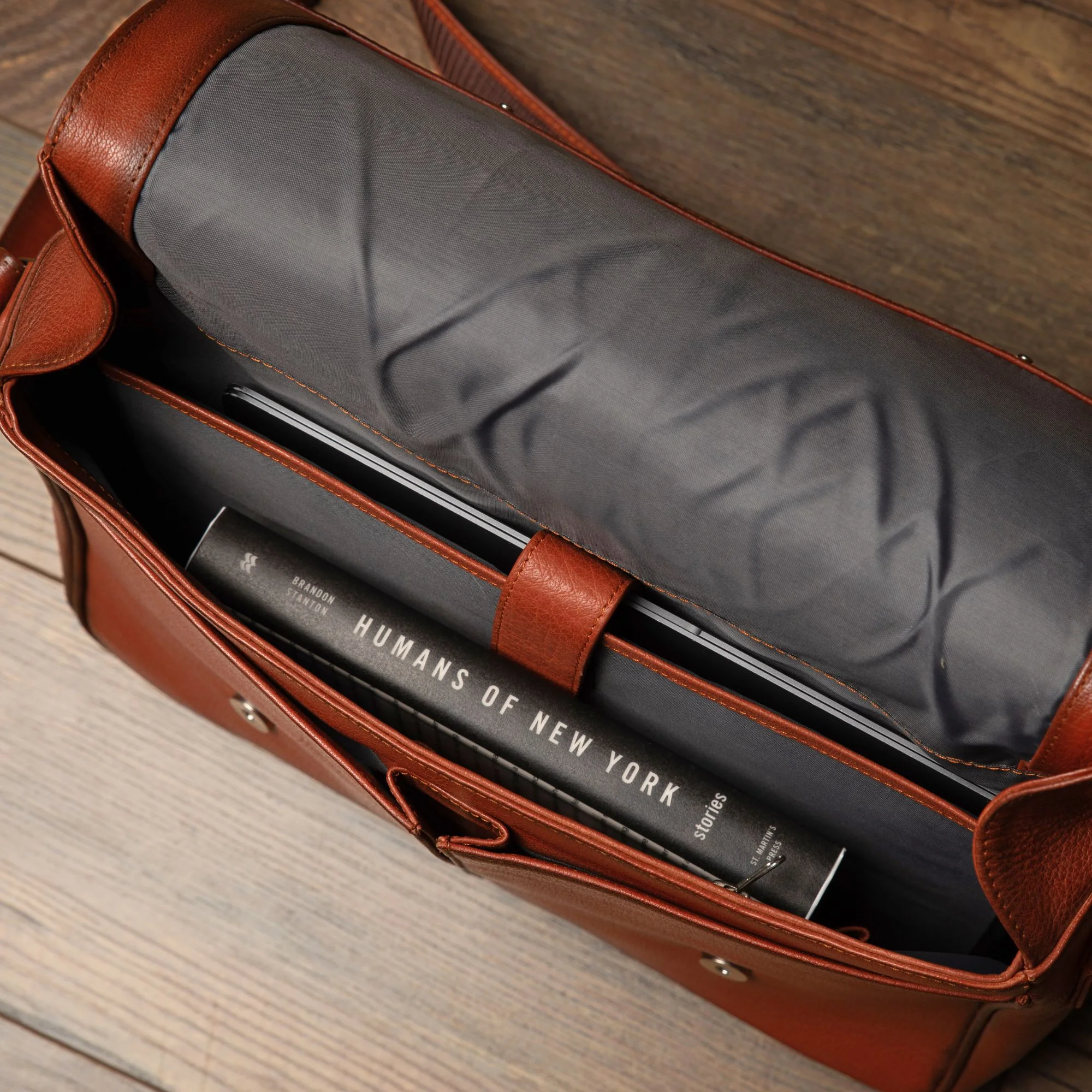 Lisbon - Vintage Brown Full-Grain Leather Laptop Bag - Image 4