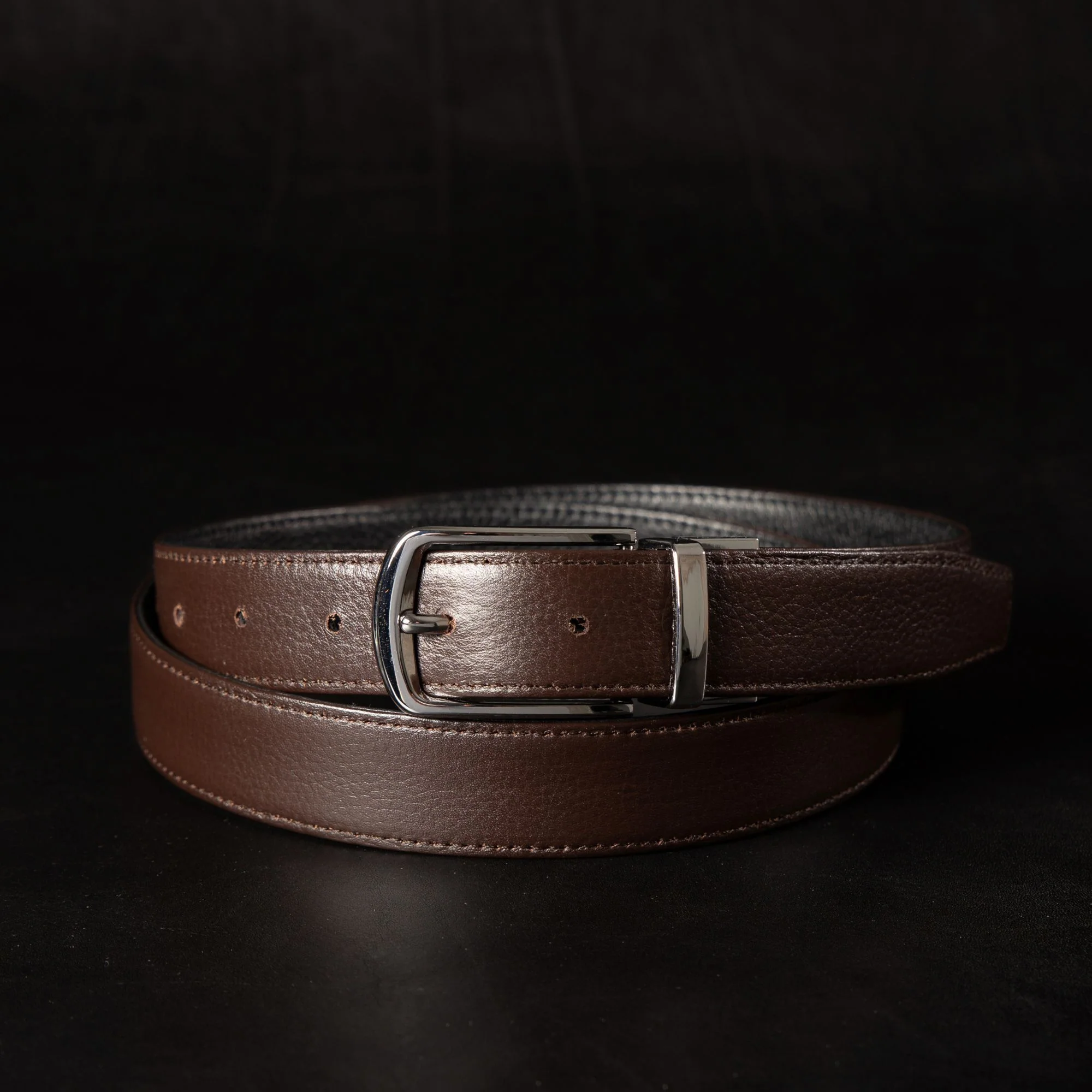 The Harvey Dent Belt - Extra Slim 30 mm Reversible Stitched Full-Grain Pebbled Leather Belt - Image 4